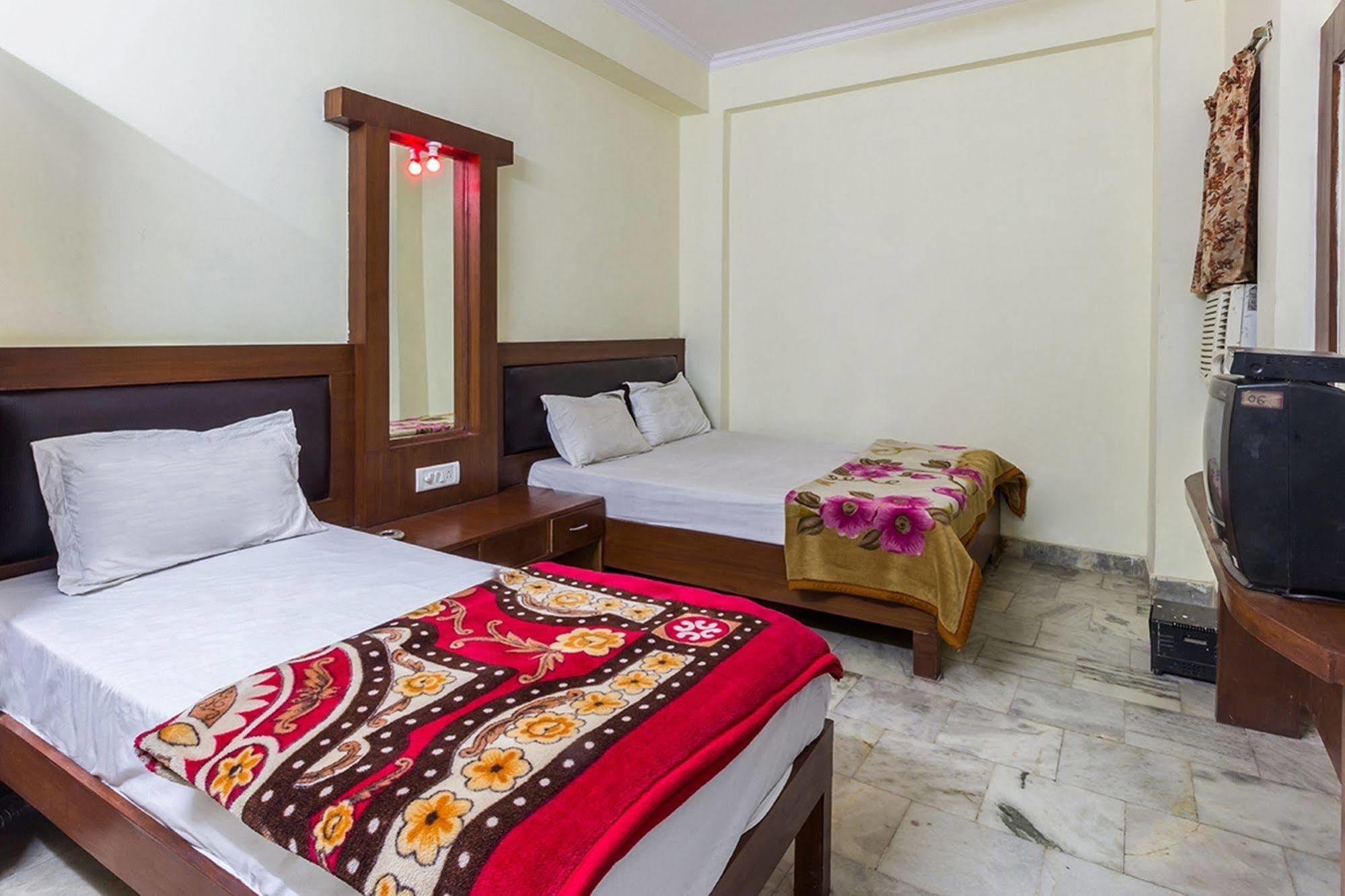 Sahara International Deluxe Hotel New Delhi Ngoại thất bức ảnh